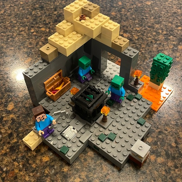 LEGO Minecraft set - Picture 1 of 7